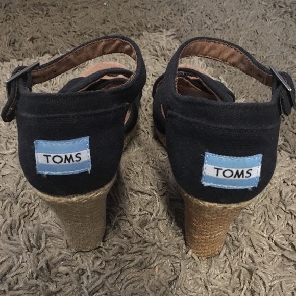TOMS Canvas Wedges - Picture 2 of 4